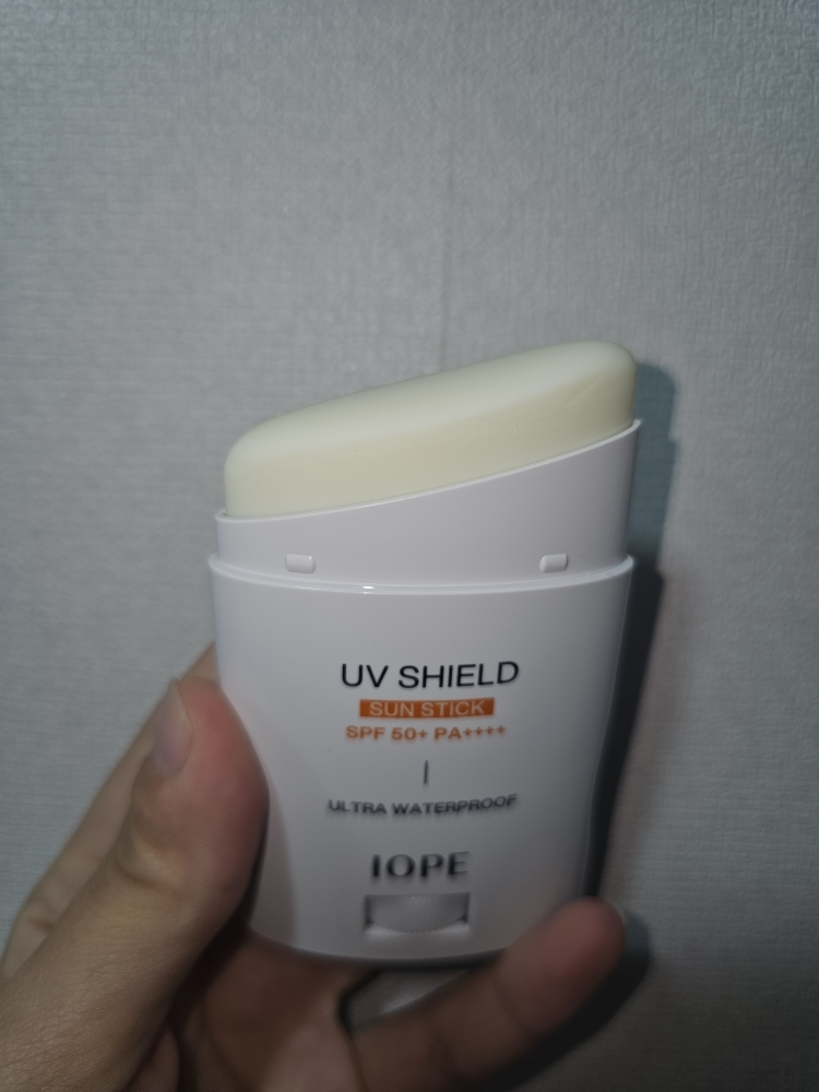 아이오페 (IOPE) UV 쉴드 선 스틱 [SPF50+/PA++++] review image