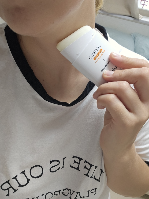 아이오페 (IOPE) UV 쉴드 선 스틱 [SPF50+/PA++++] review image