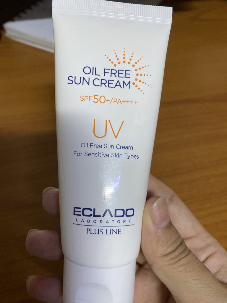 埃克拉杜 Uvee 无油防晒霜 [SPF50+/PA++++] common.review image