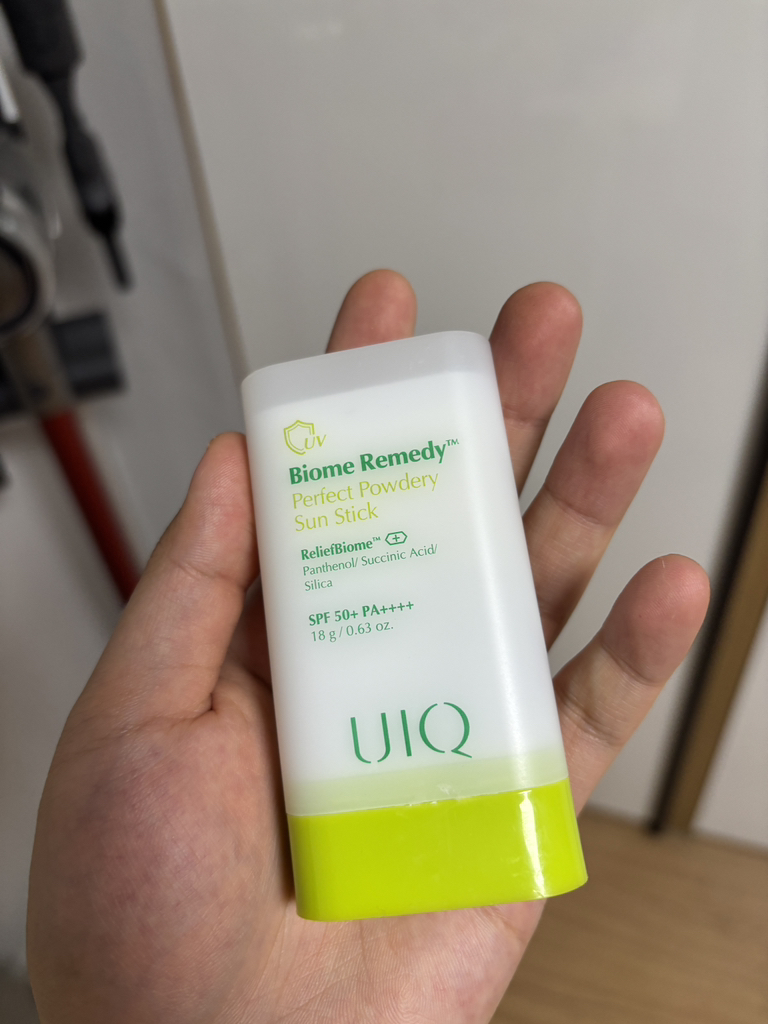 유이크 (UIQ) 바이옴 레미디 퍼펙트 보송 선스틱 [SPF50+/PA++++] review image