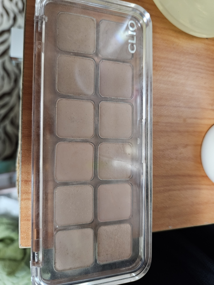 CLIO 专业眼影盘 空气 [8号 拿铁是前辈] common.review image