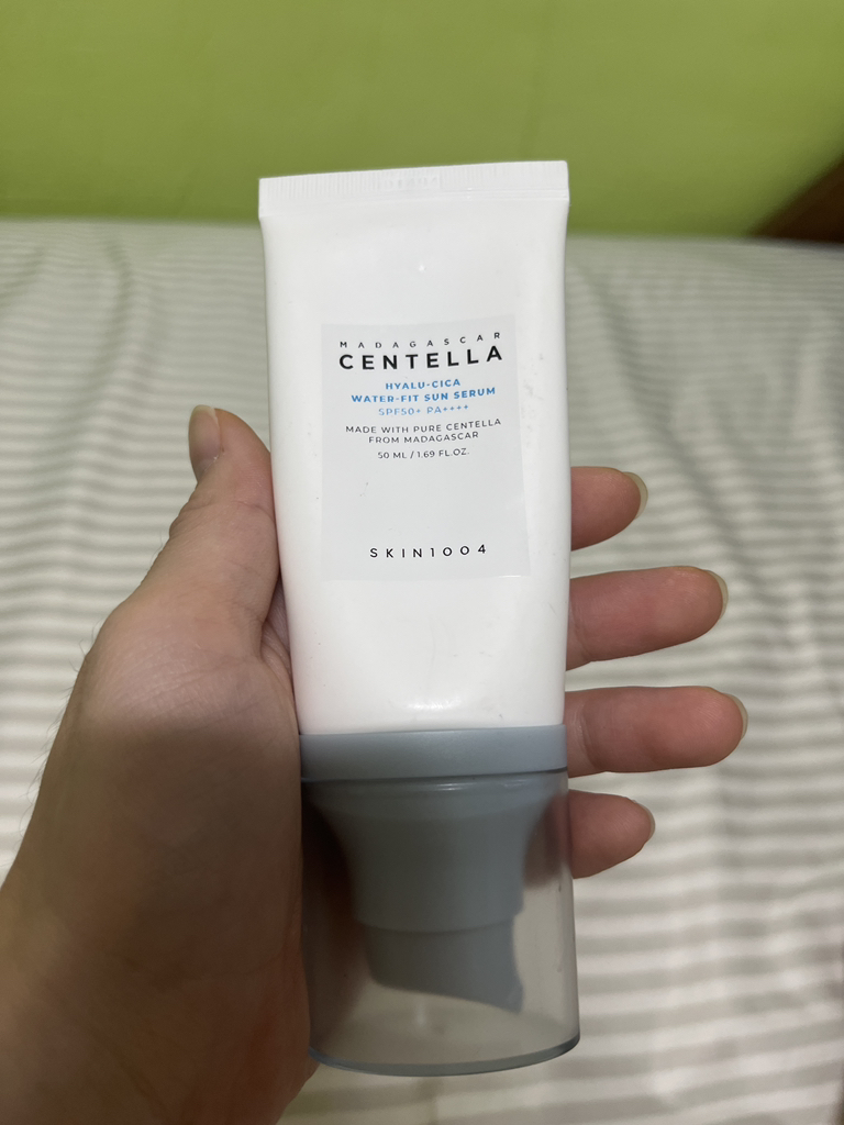 马达加斯加圣特拉玻尿酸水润防晒精华液 [SPF50+/PA++++]的真实用户使用照片