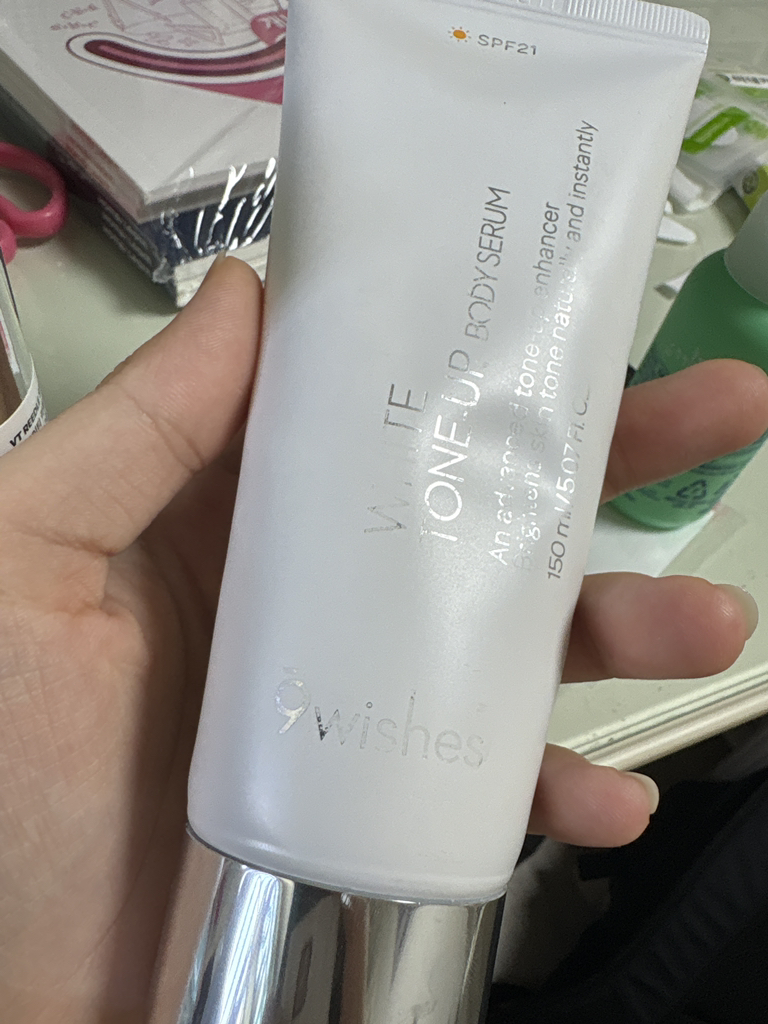 나인위시스 (9wishes) 화이트 톤업 바디 세럼 [SPF21] review image