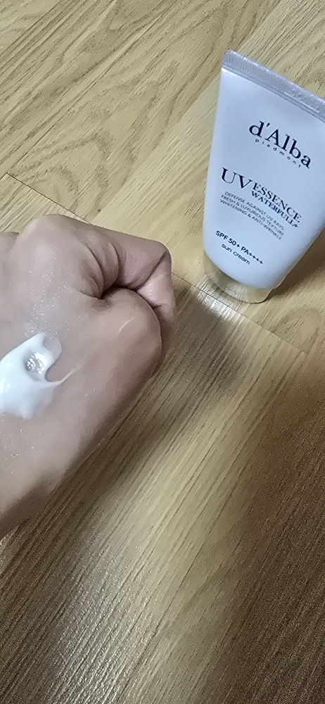防晒乳 [SPF50+/PA++++] [精华]的真实用户使用照片