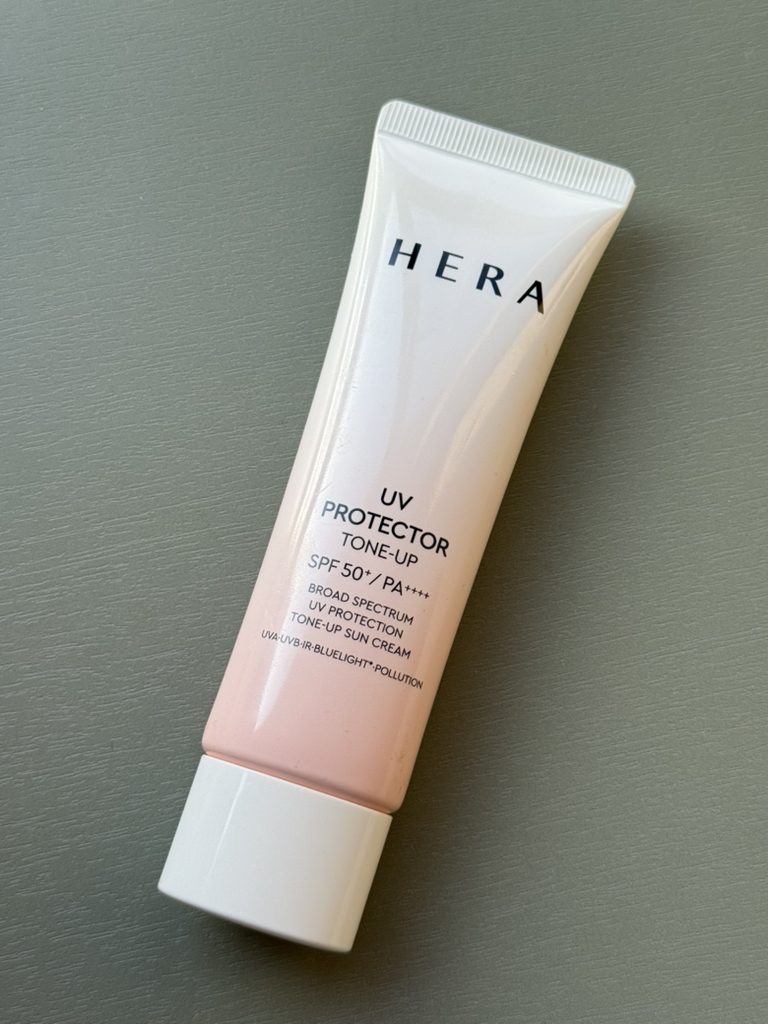헤라 (HERA) UV프로텍터 톤업 [SPF50+/PA++++] review image