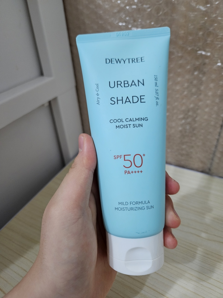 DEWYTREE (自颜源露) 城市阴影清凉镇静保湿防晒霜 [SPF50+/PA++++] common.review image