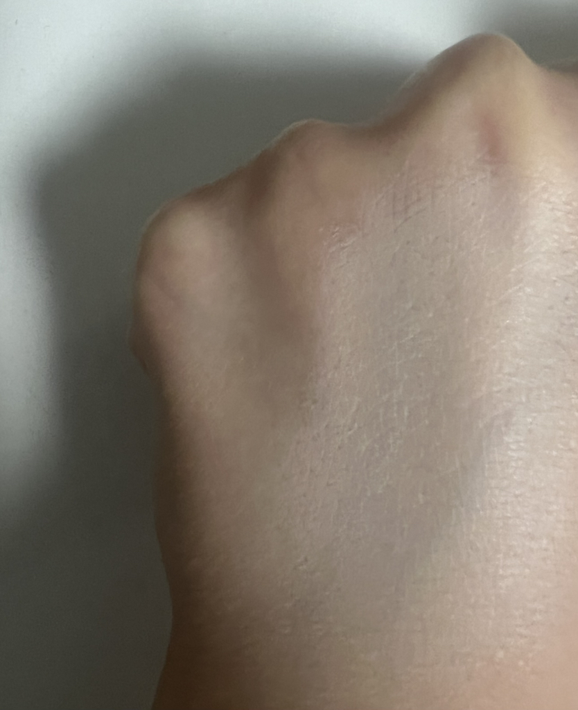 肤感层次贴合粉底液 [SPF30/PA++] [AT.21 酷光]的真实用户使用照片