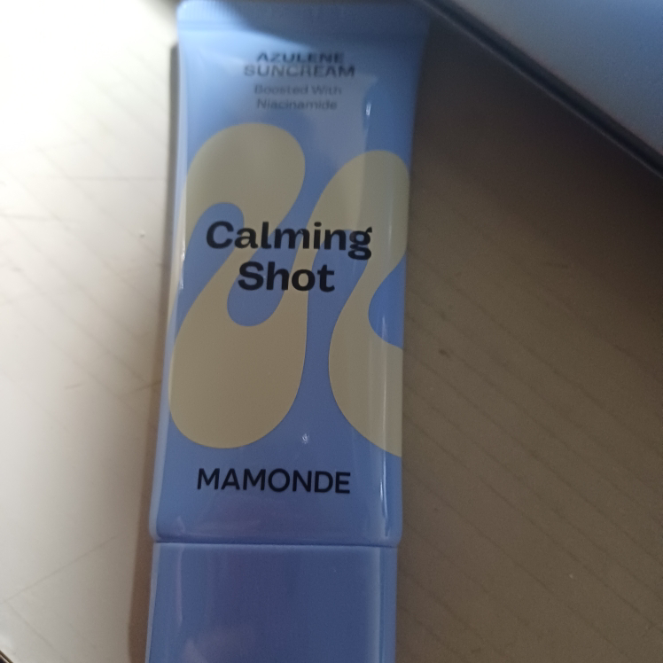 마몽드 (Mamonde) 카밍 샷 아줄렌 선크림 [SPF50+/PA++++] review image