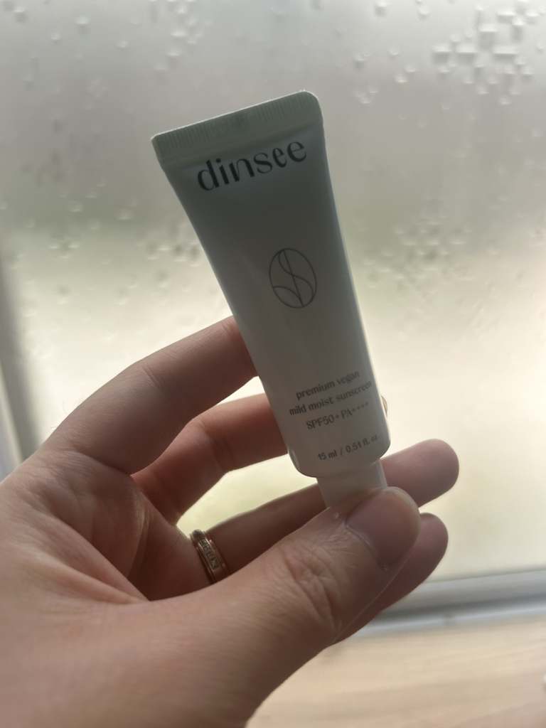 딘시 (dinsee) 프리미엄 비건 마일드 모이스트 선크림 [SPF50+/PA++++] review image
