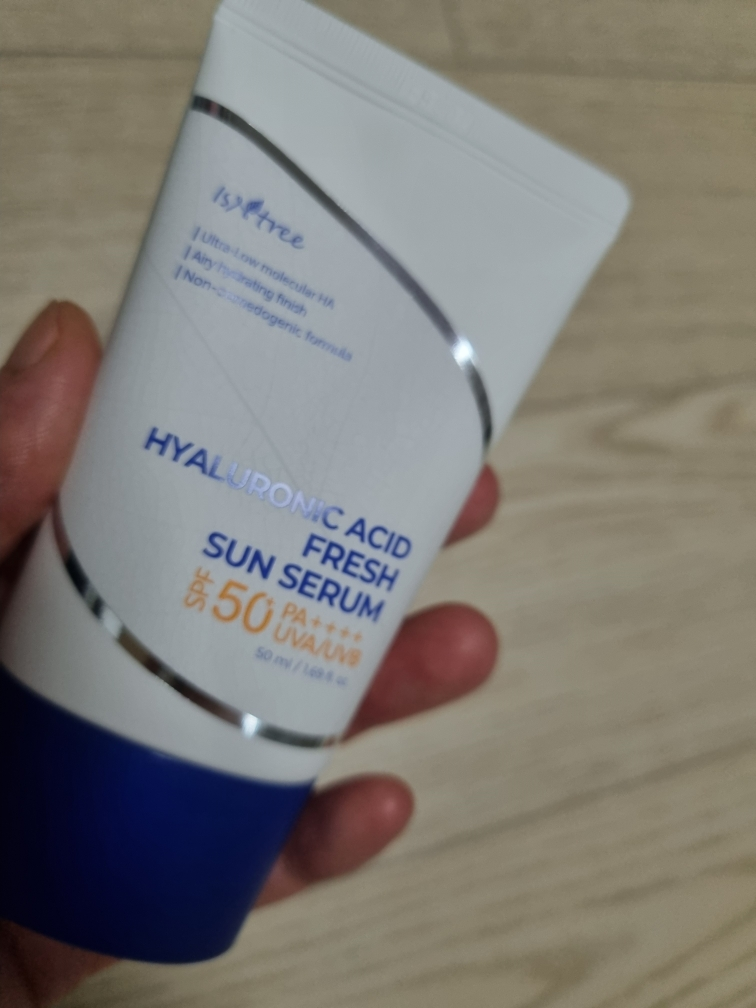 透明质酸清新防晒精华液 [SPF50+/PA++++]的真实用户使用照片