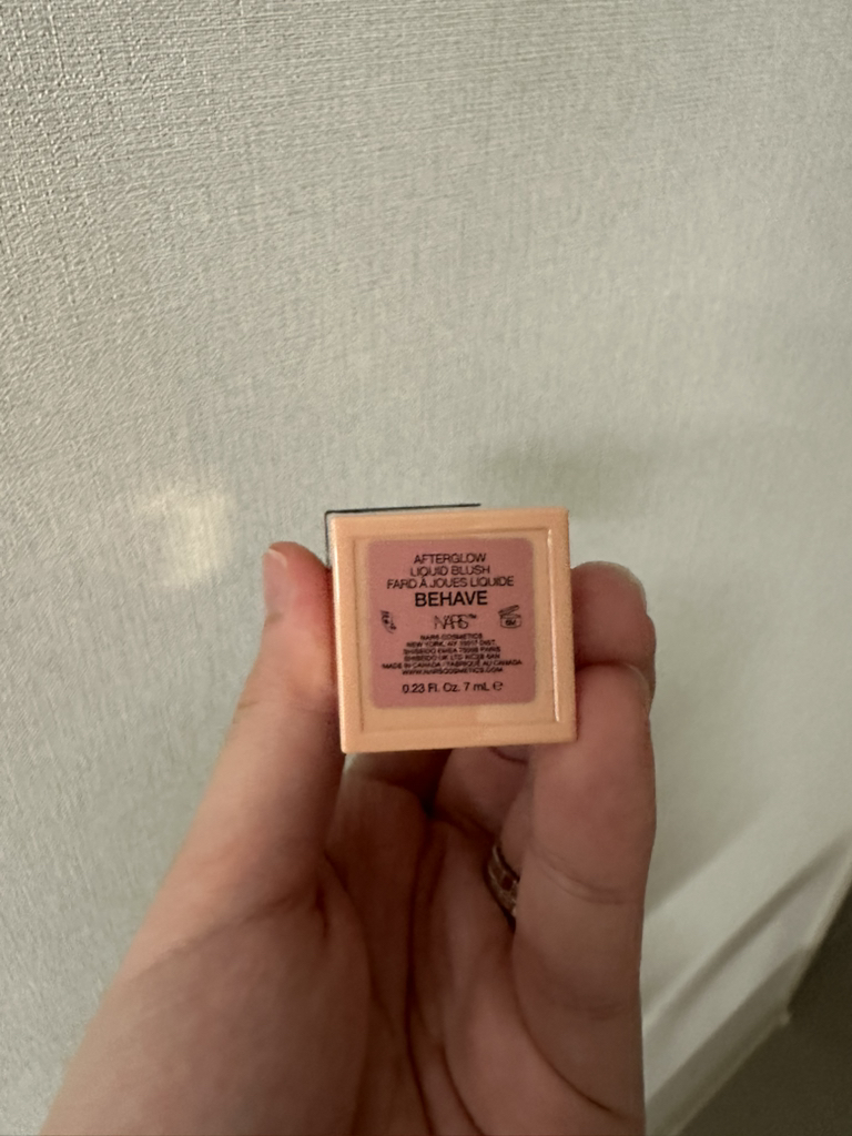 나스 (NARS) 에프터 글로우 리퀴드 블러쉬 [비헤이브] review image
