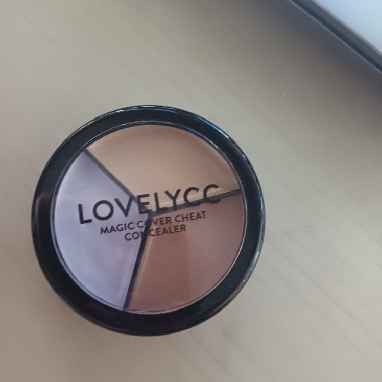 러블리씨씨 (LOVELYCC) 매직 커버 치트 컨실러 [4호 음영&톤업] review image