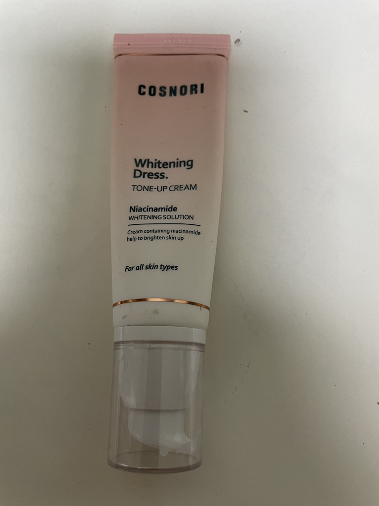 美白素颜霜的真实用户使用照片