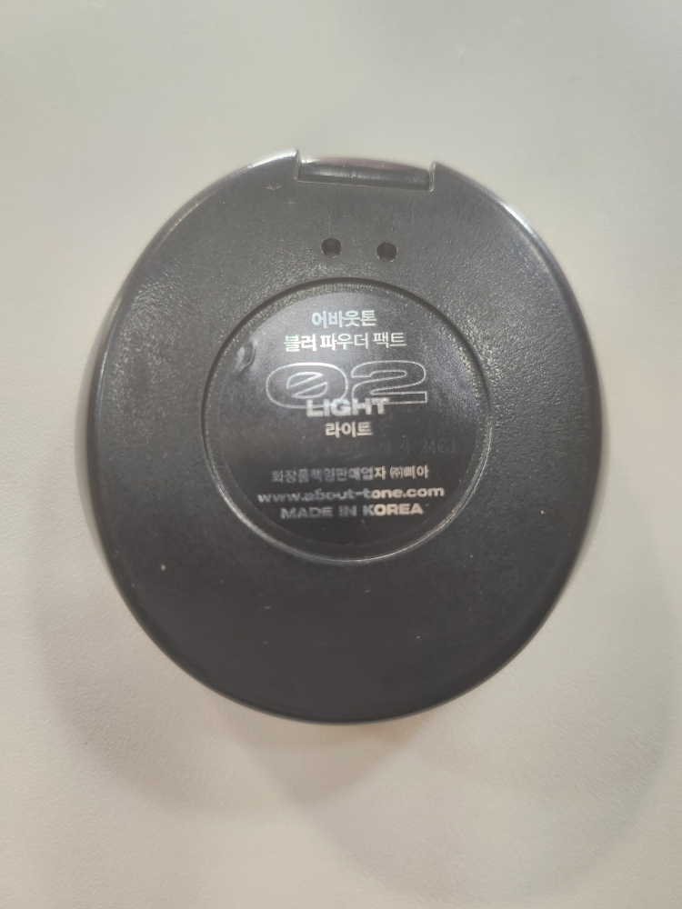 어바웃톤 (ABOUT_TONE.) 블러 파우더 팩트 [02 라이트] review image