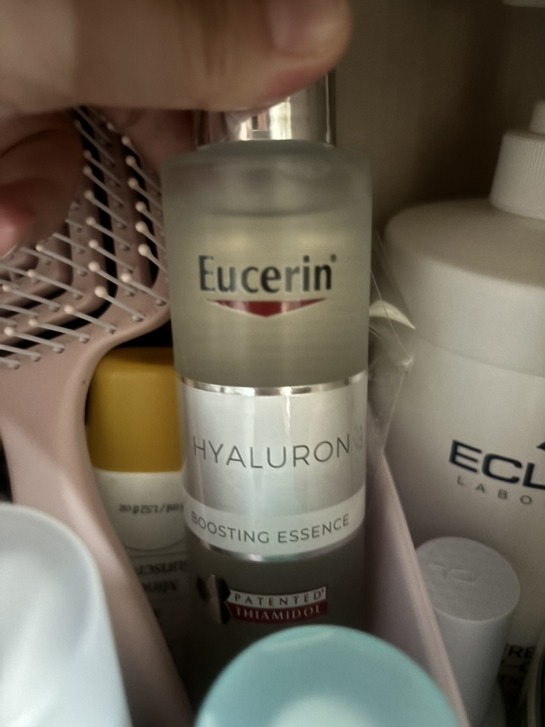 유세린 (Eucerin) 하이알루론 부스팅 에센스 review image