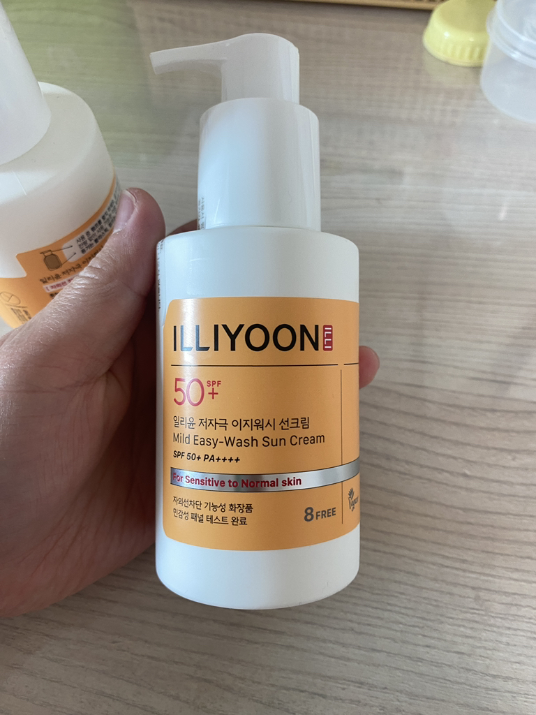 일리윤 (ILLIYOON) 저자극 이지워시 선크림 [SPF50+/PA++++] review image