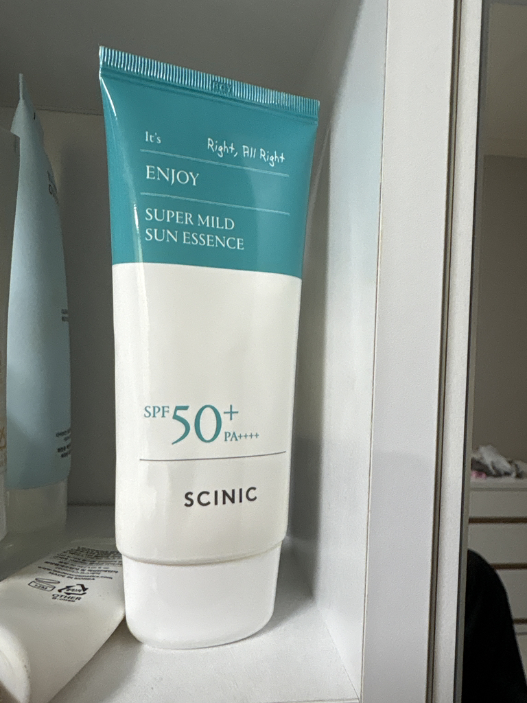享受超级温和的防晒精华 [SPF50+/PA++++]的真实用户使用照片