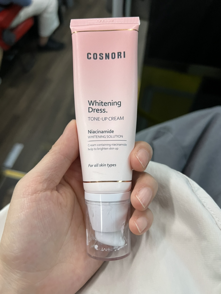 美白素颜霜的真实用户使用照片