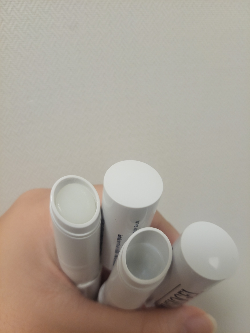 霏丝佳 DMT 温和润唇膏 common.review image