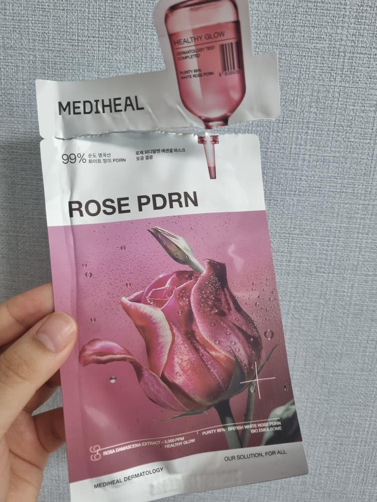 必需口罩 [玫瑰PDRN毛孔结光]的真实用户使用照片