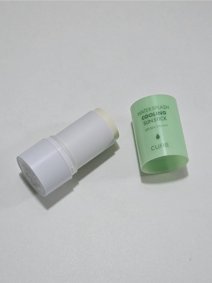 큐어 (CURE) 워터 스플래쉬 쿨링 선스틱 [SPF50+/PA++++] review image