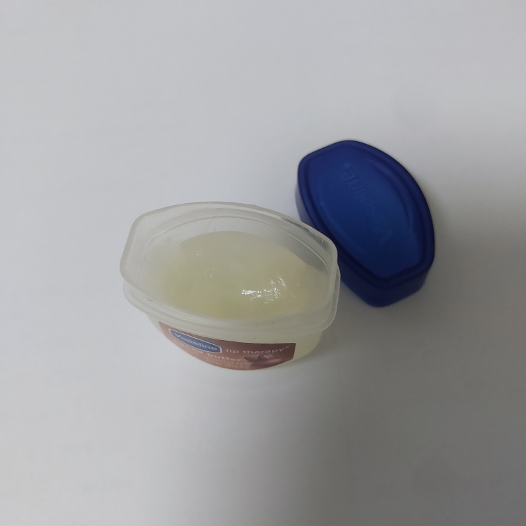 (联合利华）理肤泉可可脂润唇膏的真实用户使用照片