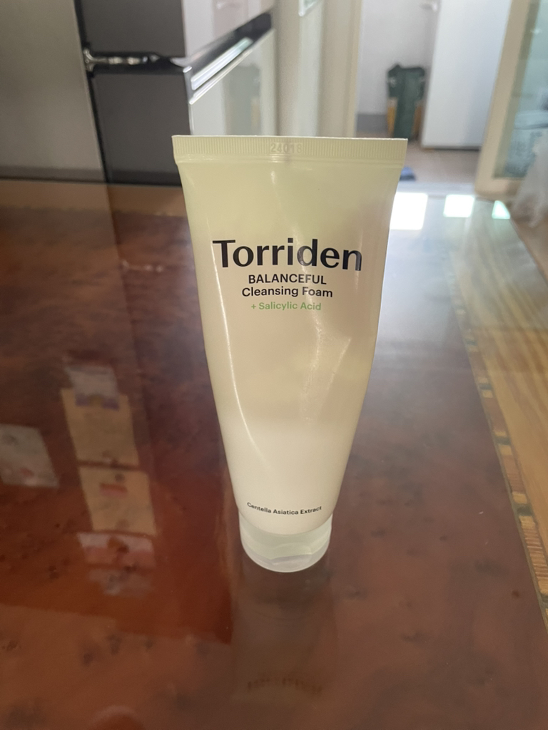 토리든 (Torriden) 밸런스풀 시카 포어 클렌징 폼 review image