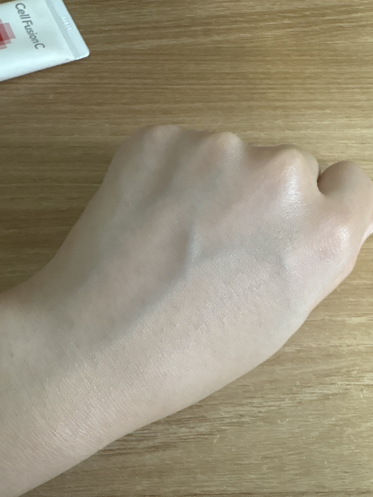 防晒霜 [SPF50+/PA++++] [激光UV]的真实用户使用照片