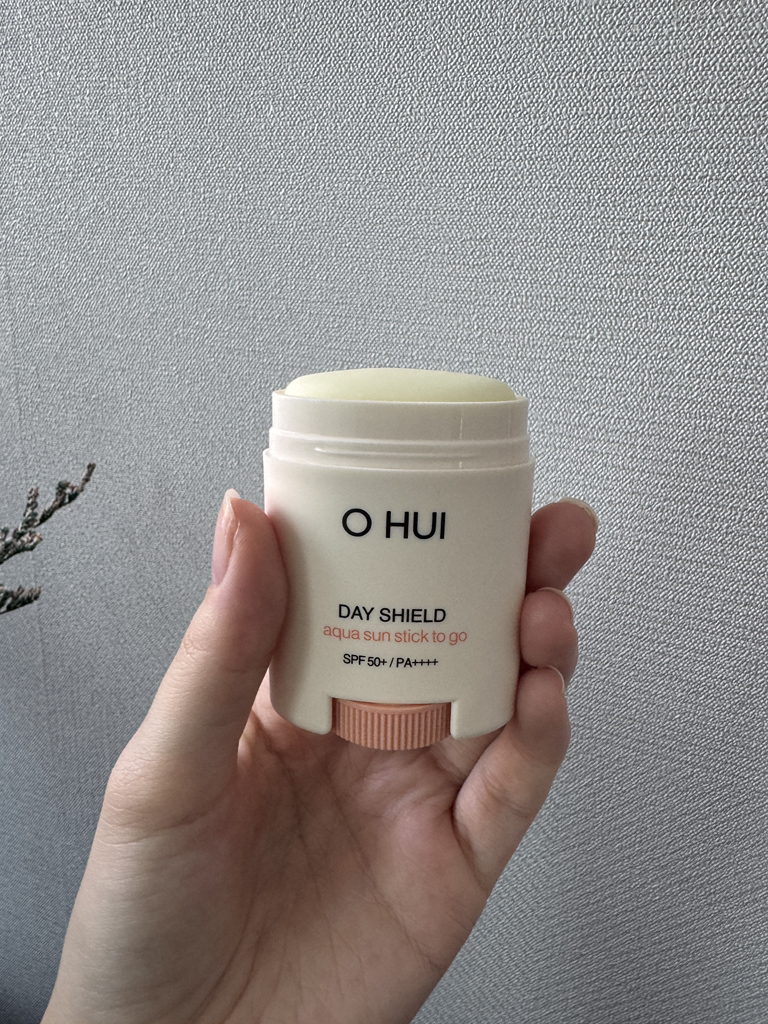 오휘 (OHUI) 데이쉴드 아쿠아 선스틱 투 고 [SPF50+/PA++++] review image