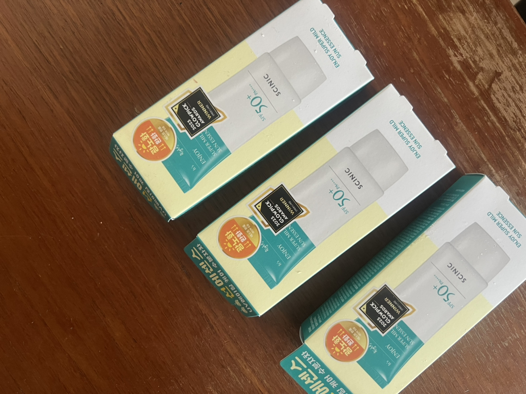 享受超级温和的防晒精华 [SPF50+/PA++++]的真实用户使用照片