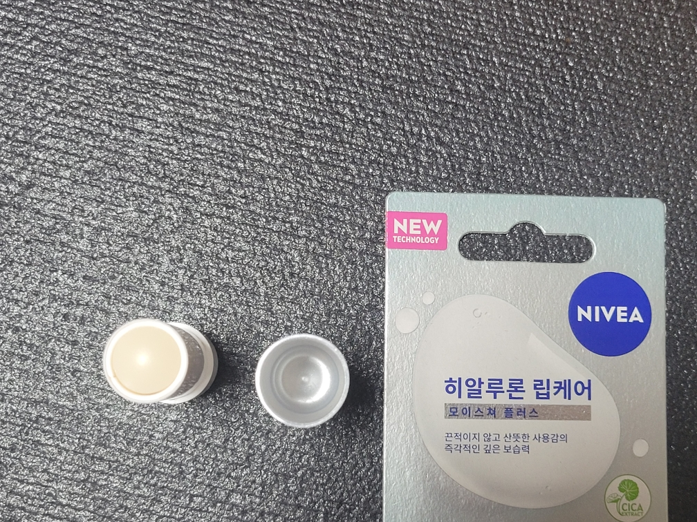 니베아 (NIVEA) 립케어 [히알루론모이스쳐플러스] review image