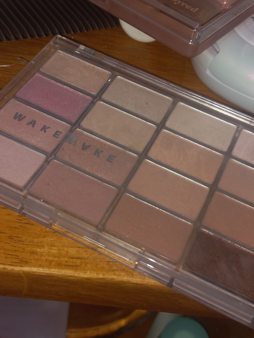 웨이크메이크 (wakemake) 소프트 블러링 아이팔레트 [02 생기블러링] review image