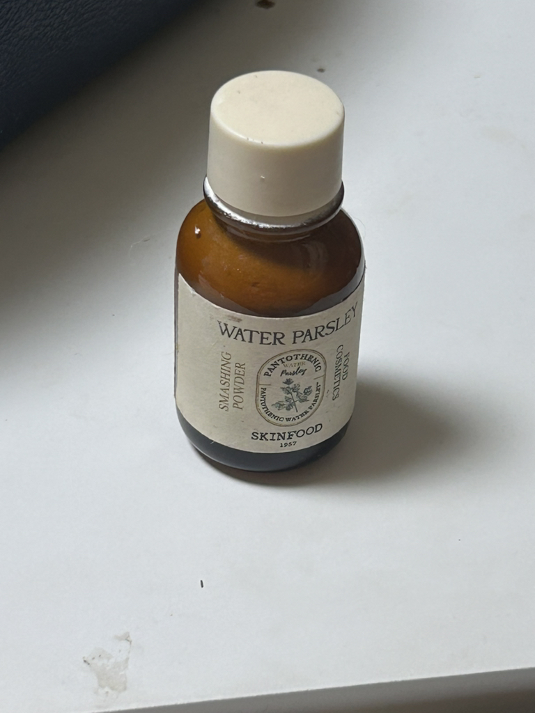 스킨푸드 (SKINFOOD) 판토테닉 워터 파슬리 스매싱 파우더 review image