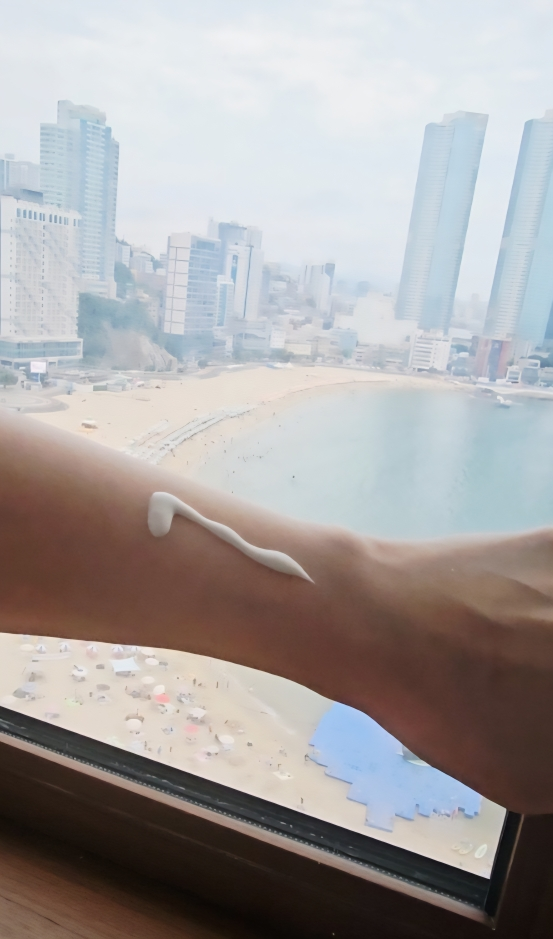马德卡索赛德保湿防晒精华 [SPF50+/PA++++]的真实用户使用照片