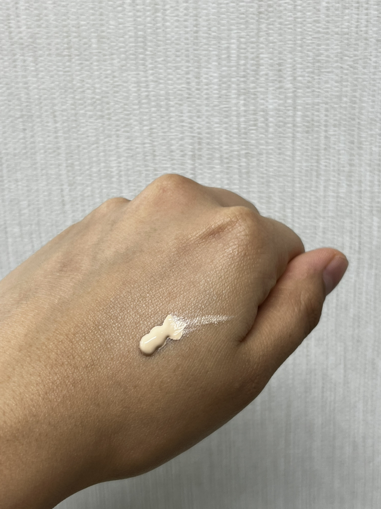 3号陶瓷质感粉底液 提亮肤色米色 [SPF50+/PA++++]的真实用户使用照片