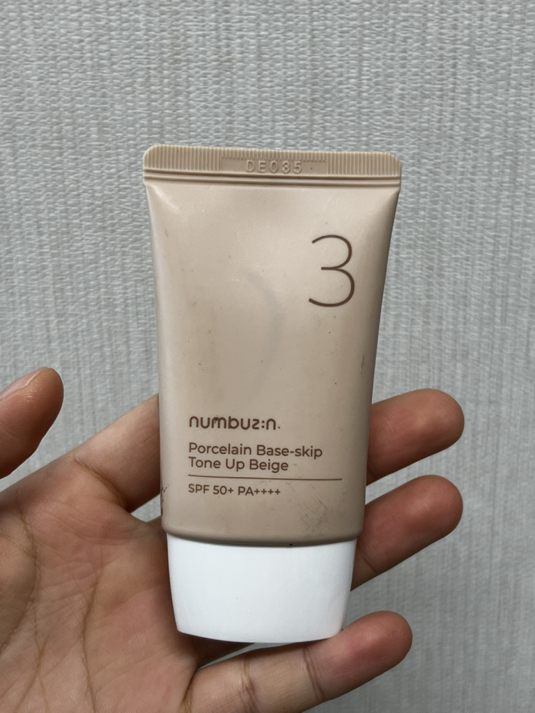 3号陶瓷质感粉底液 提亮肤色米色 [SPF50+/PA++++]的真实用户使用照片