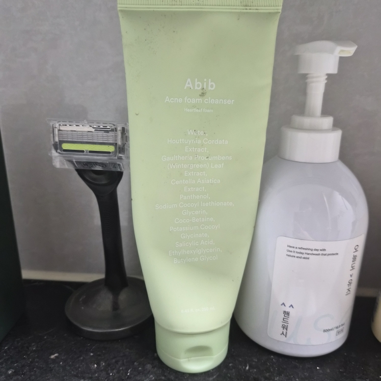 아비브 (Abib) 어성초 마일드 선크림 릴리프 튜브 [SPF50+/PA++++] review image