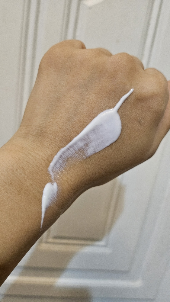 뉴베리프 (NEUVELIF) 백합 리커버리 선크림  [SPF50+/PA++++] review image