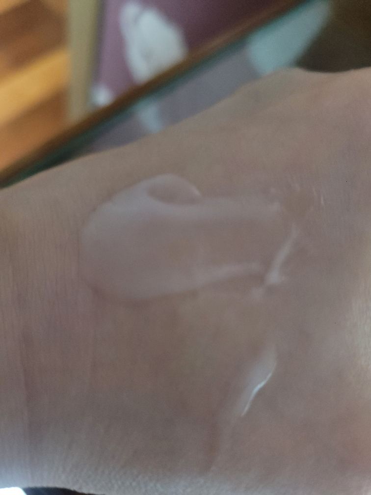 舒缓保湿防晒霜 [SPF50+/PA++++]的真实用户使用照片