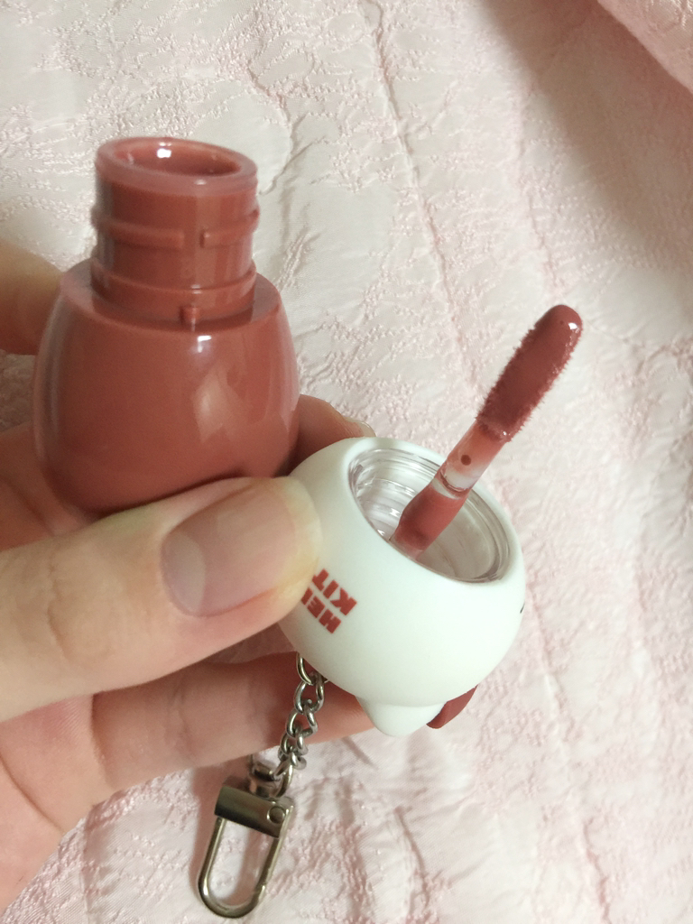 쉬글램 (SHEGLAM) (해외) 헬로키티 풀사이드 퍼펙션 립 글레이즈 [스위트티] review image