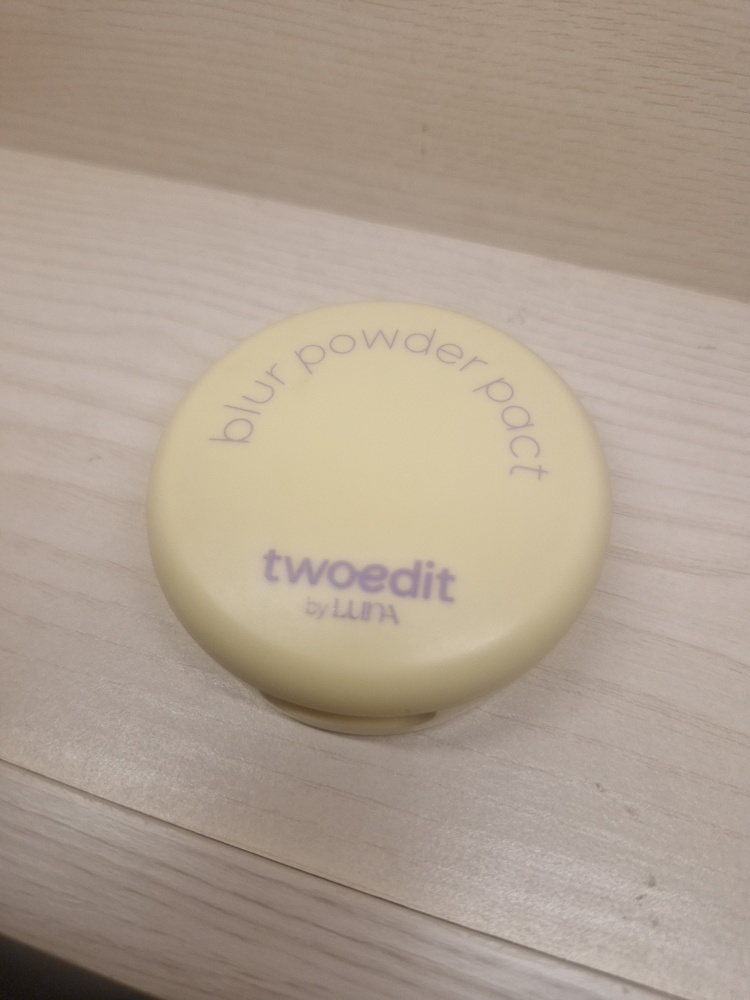 투에딧 (twoedit) 블러 파우더 팩트 [01 페일핑크] review image