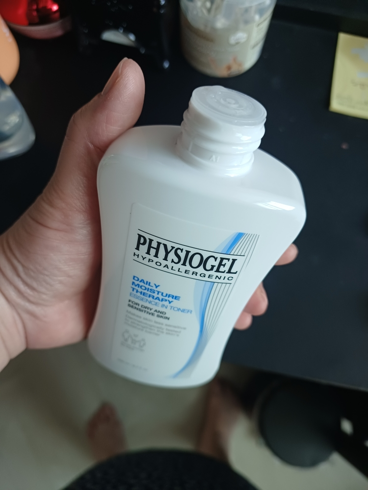 피지오겔 (PHYSIOGEL) DMT 에센스 인 토너 review image