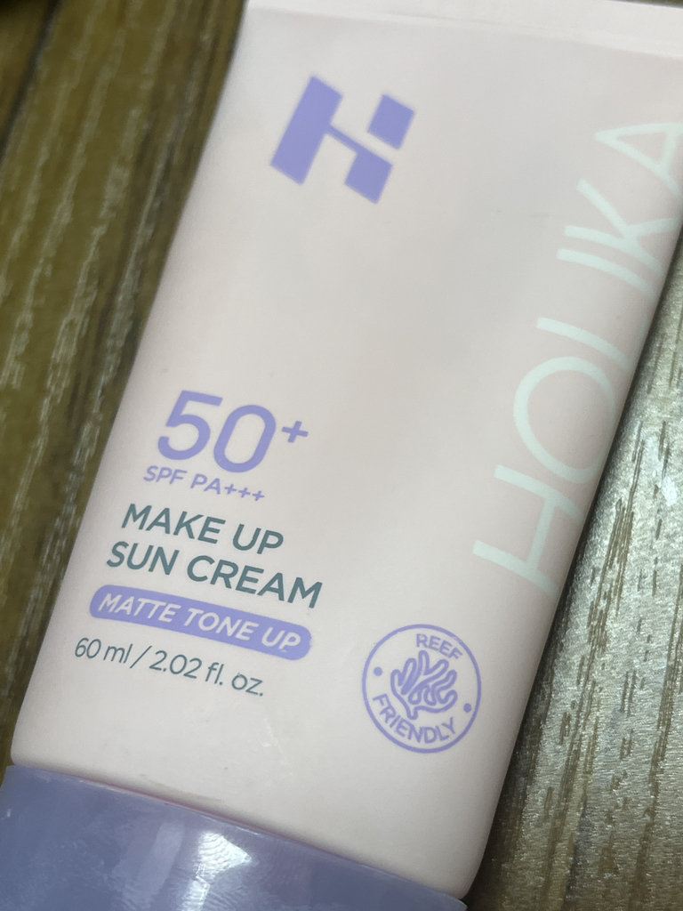 홀리카홀리카 (HOLIKAHOLIKA) 메이크업 선크림 [SPF50+/PA+++] review image