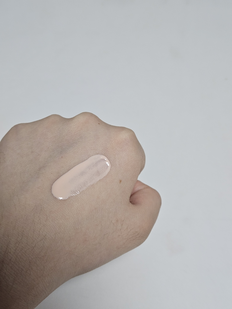 防晒乳 [SPF50+/PA++++] [提亮肤色/粉色]的真实用户使用照片