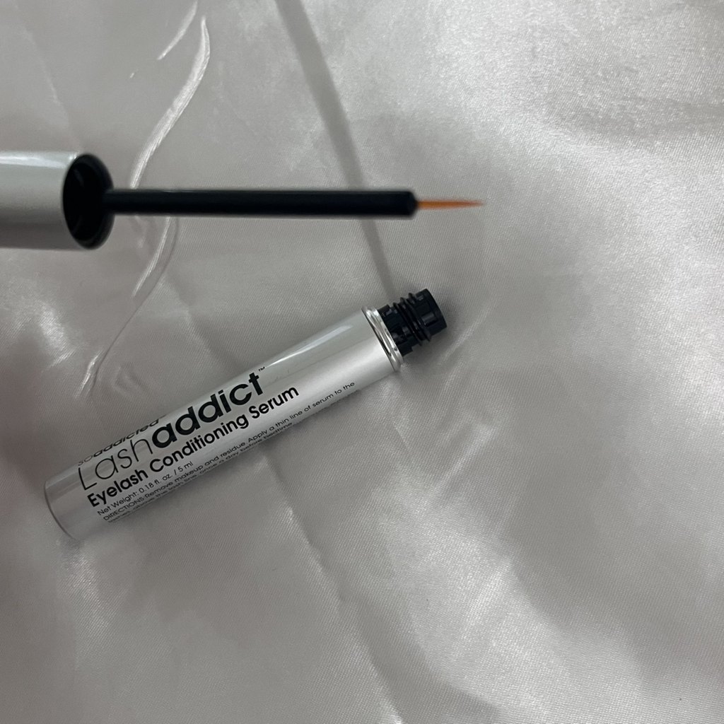 Lashaddict Eyelash Conditioning Serum reviews| Hwahae