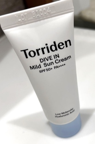 低分子玻尿酸清透防晒霜 [SPF50+/PA++++]的真实用户使用照片