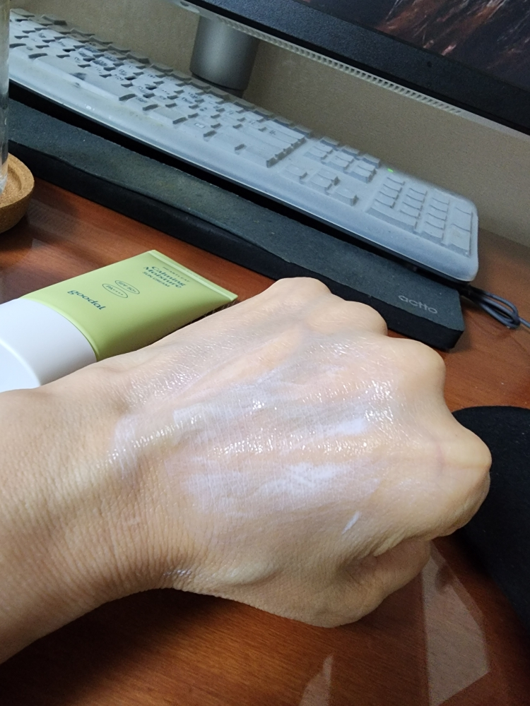 清爽的马蹄莲保湿防晒霜 [SPF50+/PA++++]的真实用户使用照片