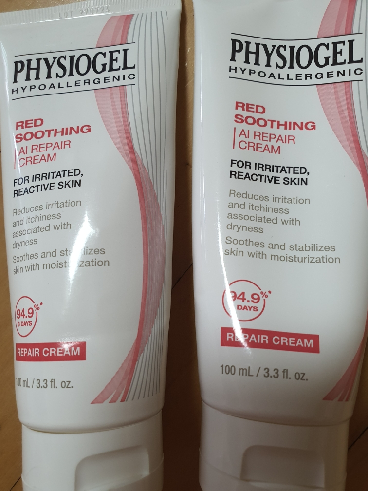 PHYSIOGEL (霏丝佳) 红色柔润 AI 面霜 common.review image