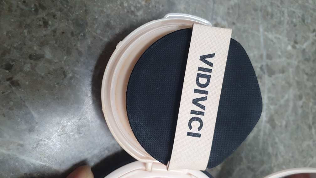 비디비치 (VIDIVICI) 누드 퍼펙션 스킨 핏 쿠션 [SPF50+/PA++++] [21N] review image