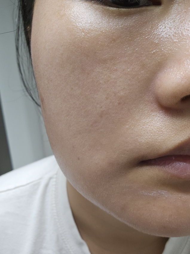 防晒乳 [SPF50+/PA++++] [提亮肤色/粉色]的真实用户使用照片